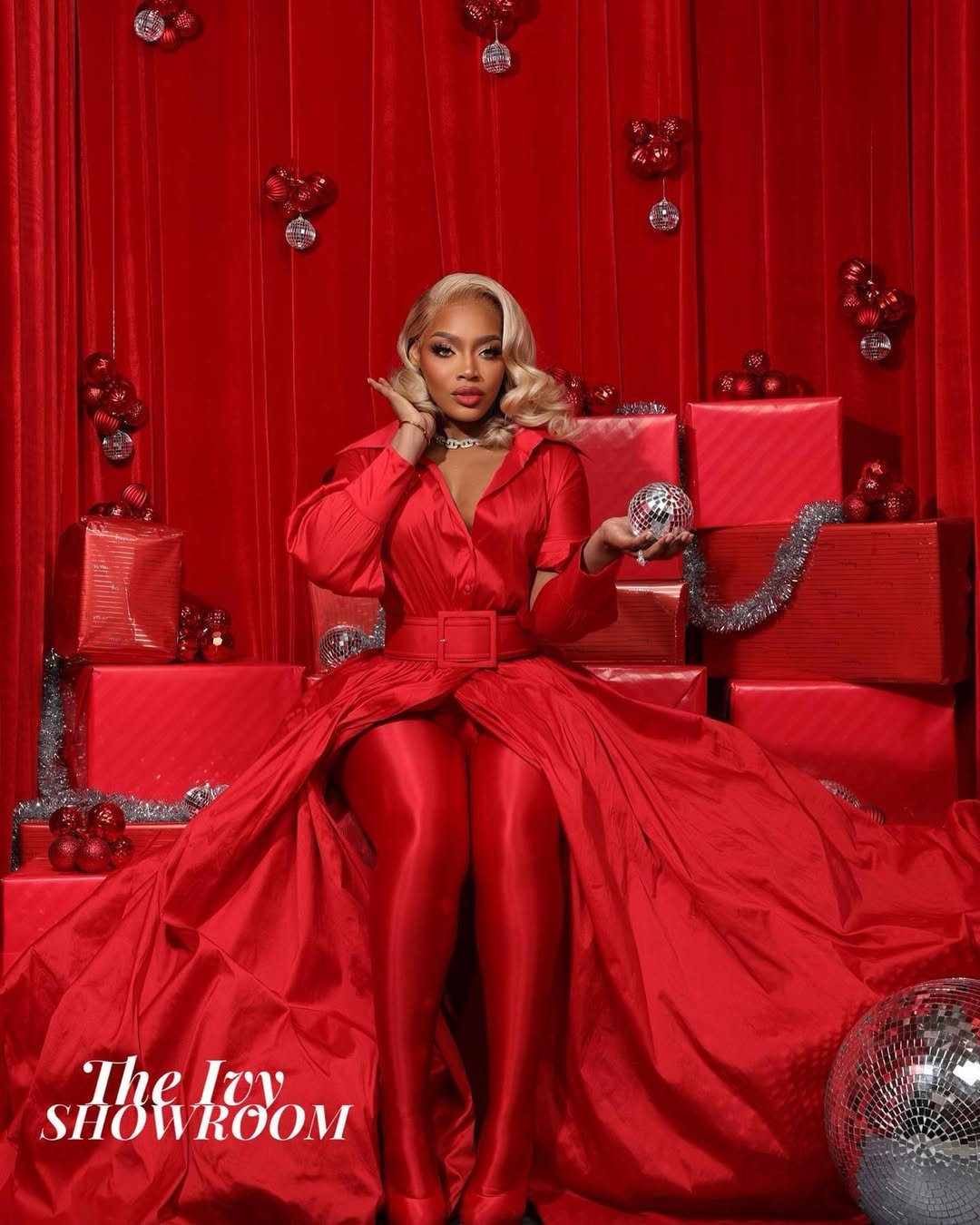 @yandysmith is giving us Limited Edition Holiday Barbie and we are in love. Wardrobe @theivyshow